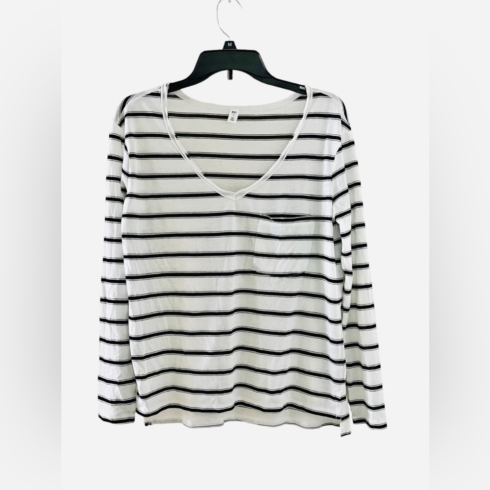 BP by Nordstrom Single Pocket Striped V-Neck Long Sleeved T-Shirt (White)